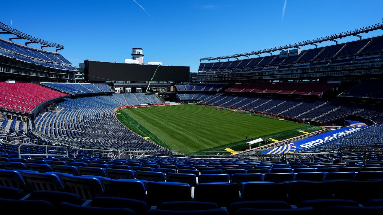 NFL球场如何改造成世界杯草坪：11座场馆大改造